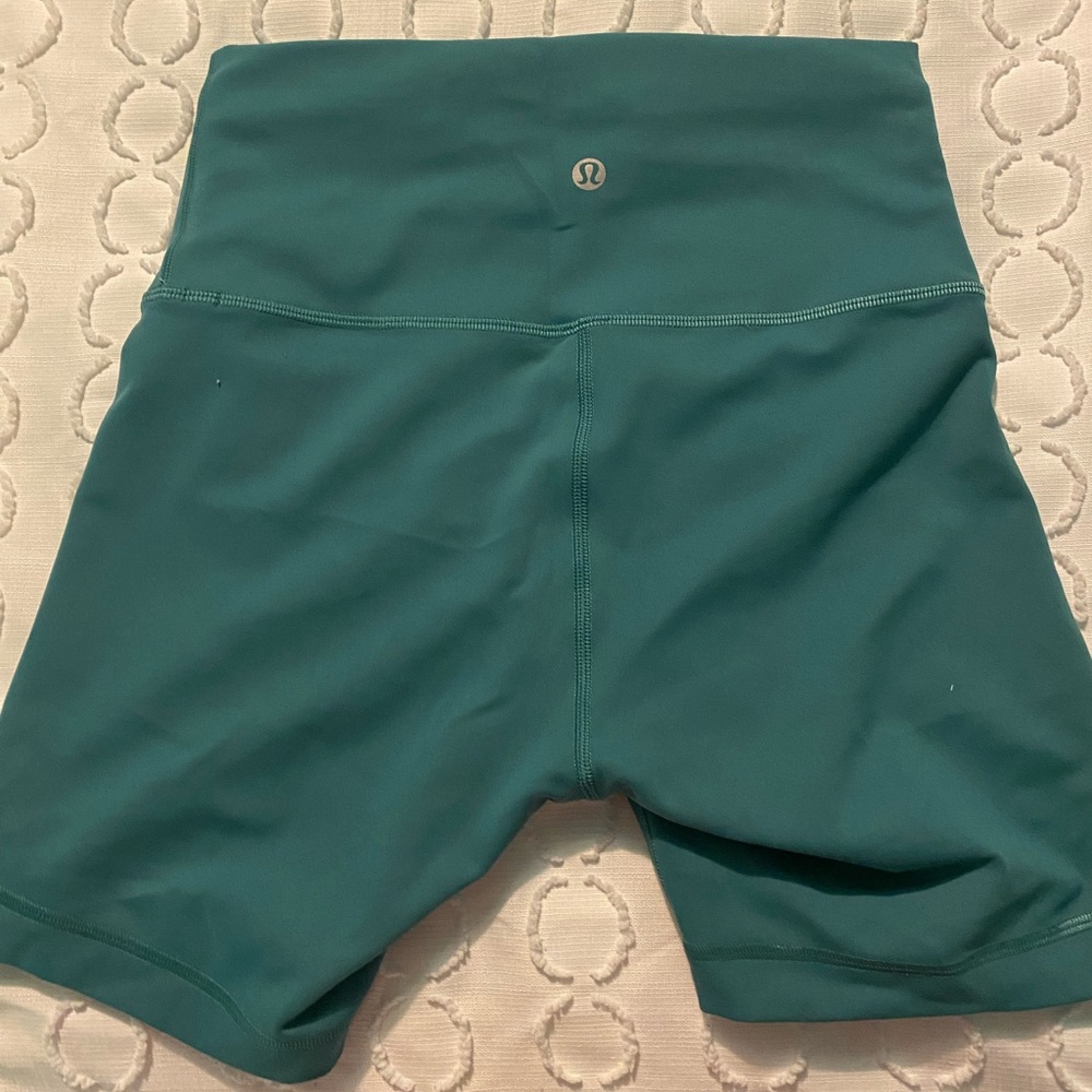 Lululemon Wunder Under train high-rise short. 6 inch inseam